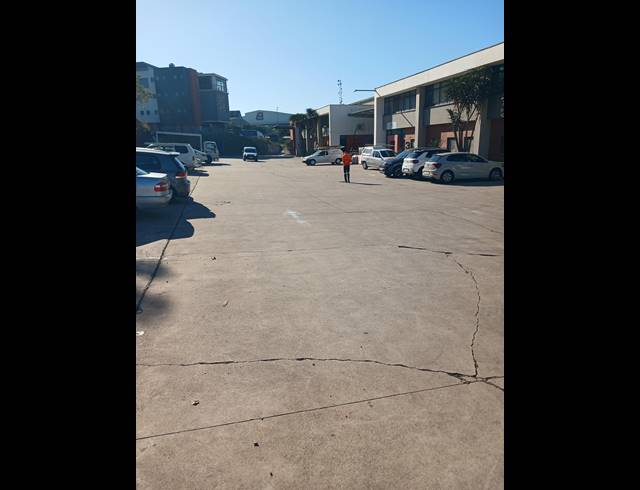 1,671M² WAREHOUSE TO LET IN RIVERHORSE VALLEY